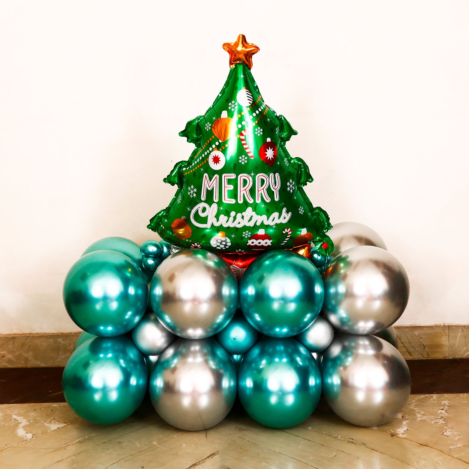 Order Christmas Tree Balloon Décor at Best Price Online - Giftcart.com