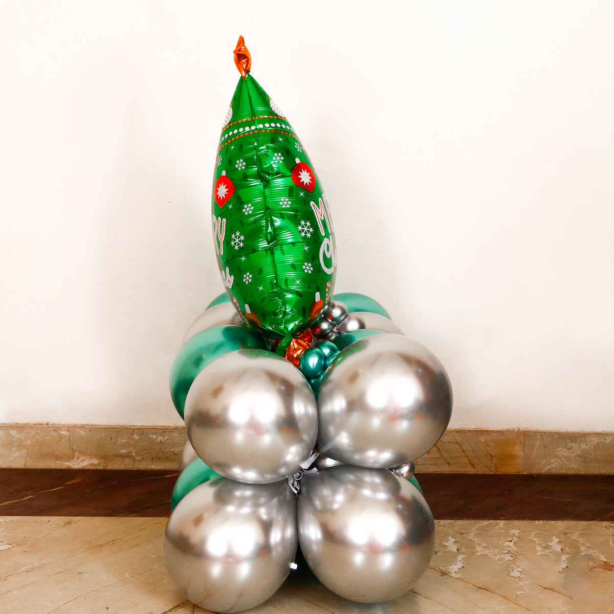 Christmas Tree Balloon Decor-2