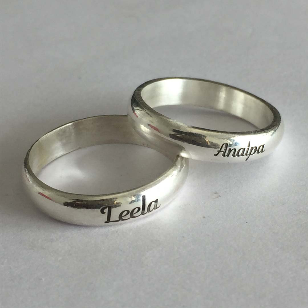 Classic Name Engraved Silver Couple Rings-3