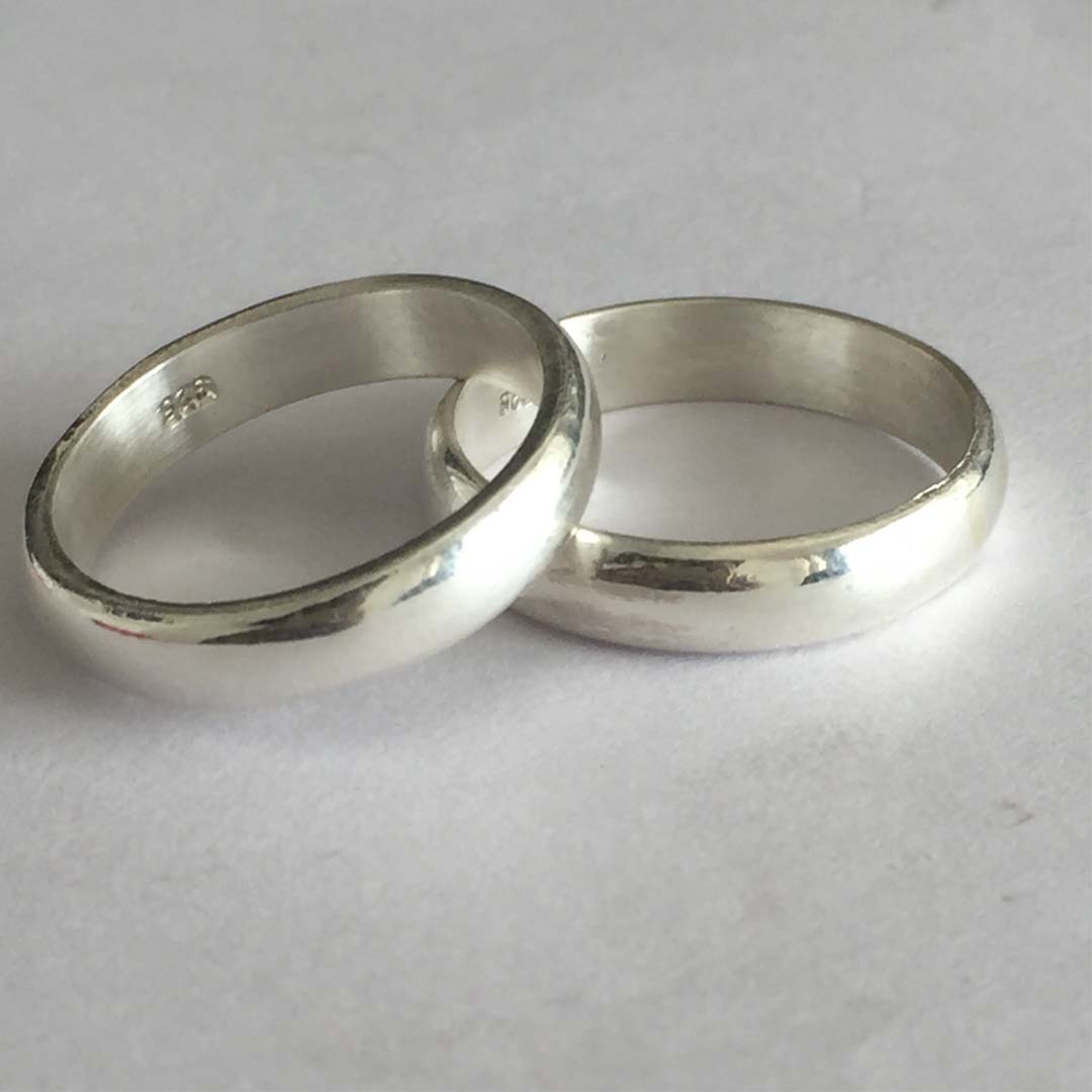 Classic Name Engraved Silver Couple Rings-2