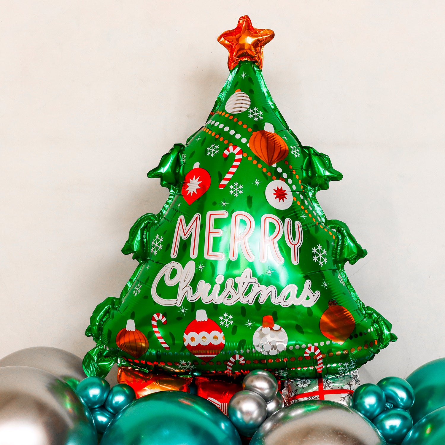 Christmas Tree Balloon Decor-4
