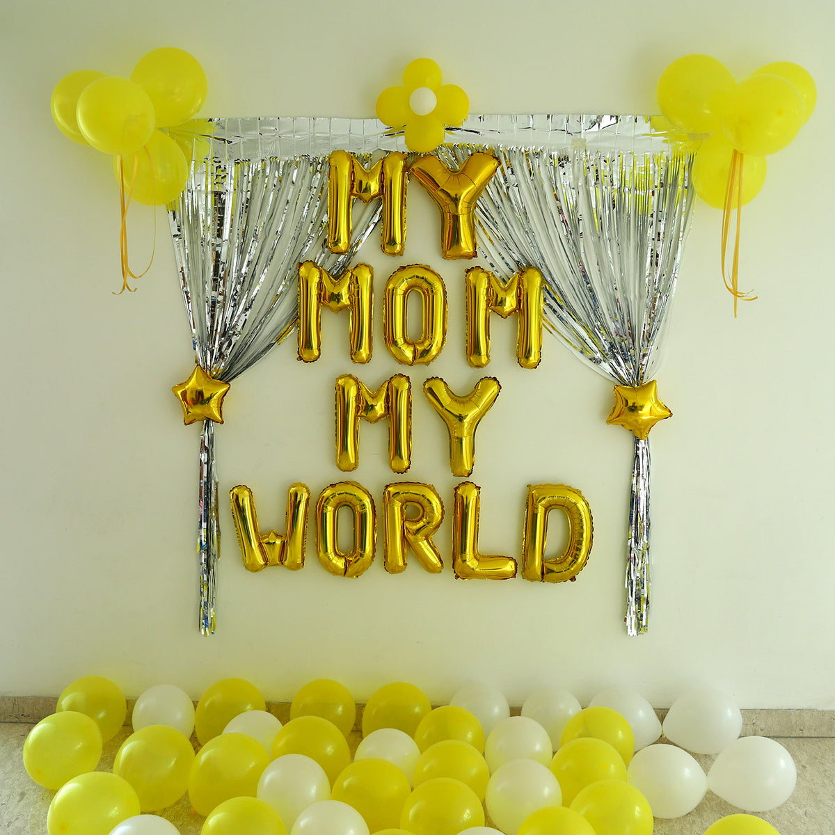 My Mom My World Balloon Decor
