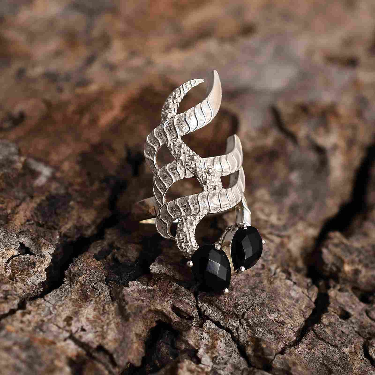 Twisted Mamba Black Onyx Silver Ring-2