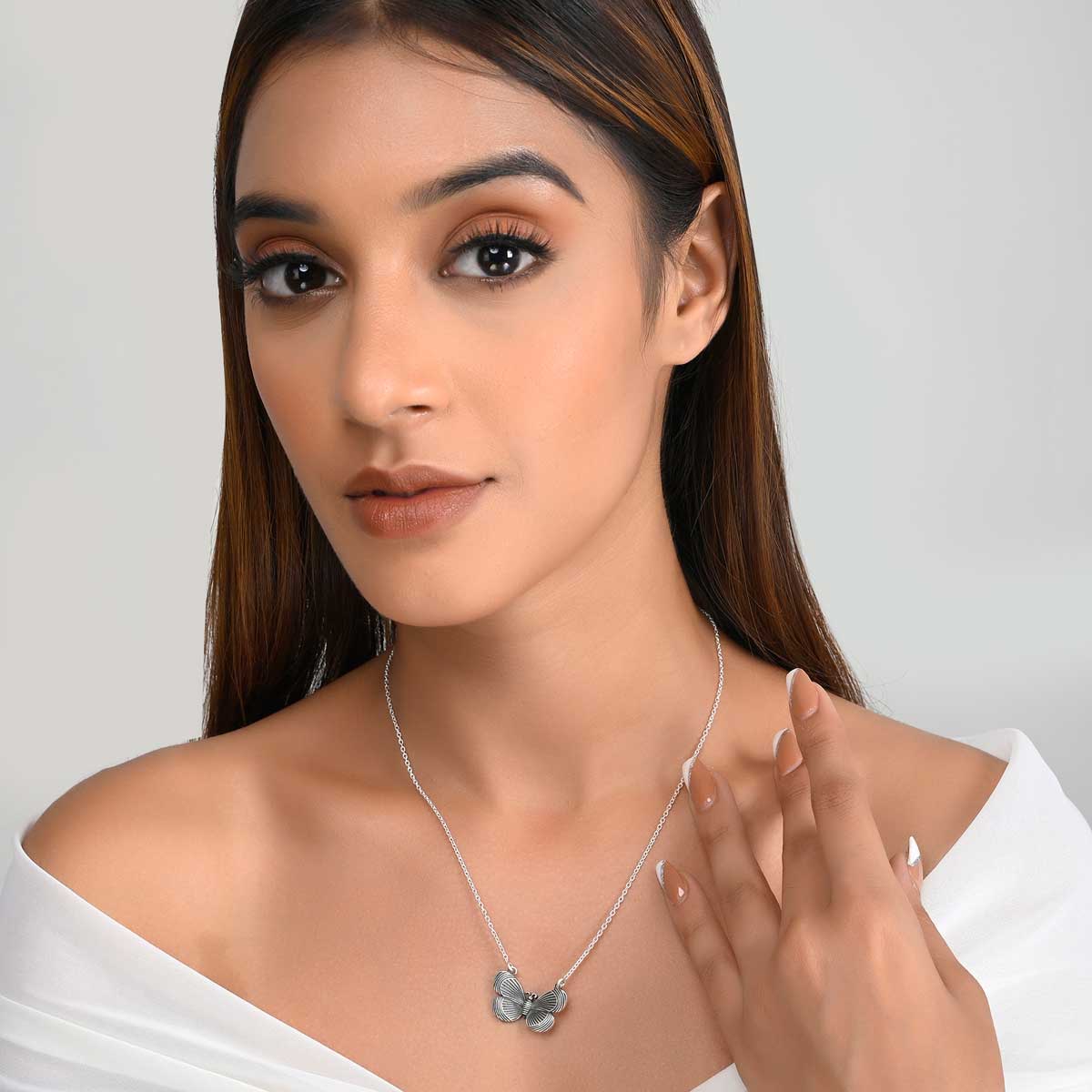 Butterfly Silver Pendant With Loop Chain-1