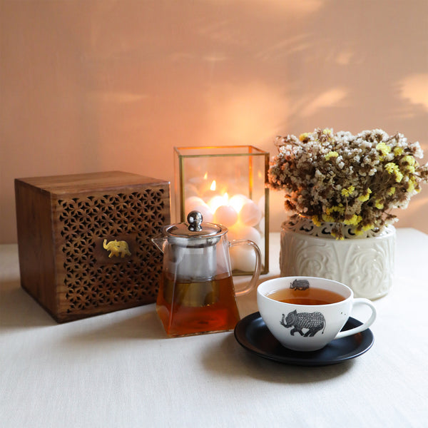 Pyramid Shape Borosilicate Glass Teapot in Sesham Wood Box - 720 ML-4