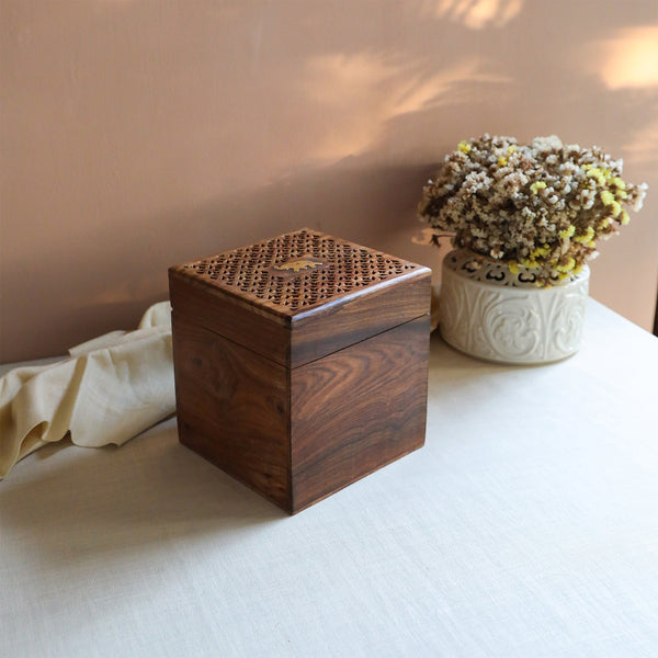 Pyramid Shape Borosilicate Glass Teapot in Sesham Wood Box - 720 ML-5