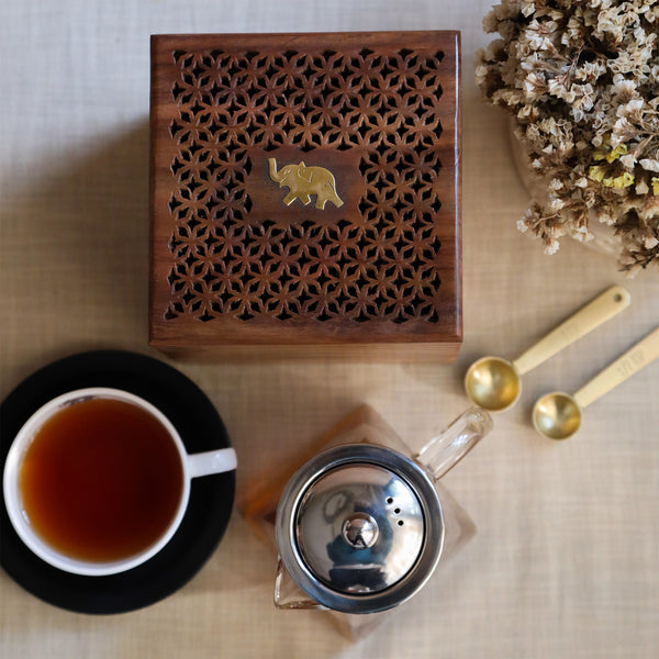 Pyramid Shape Borosilicate Glass Teapot in Sesham Wood Box - 720 ML-6