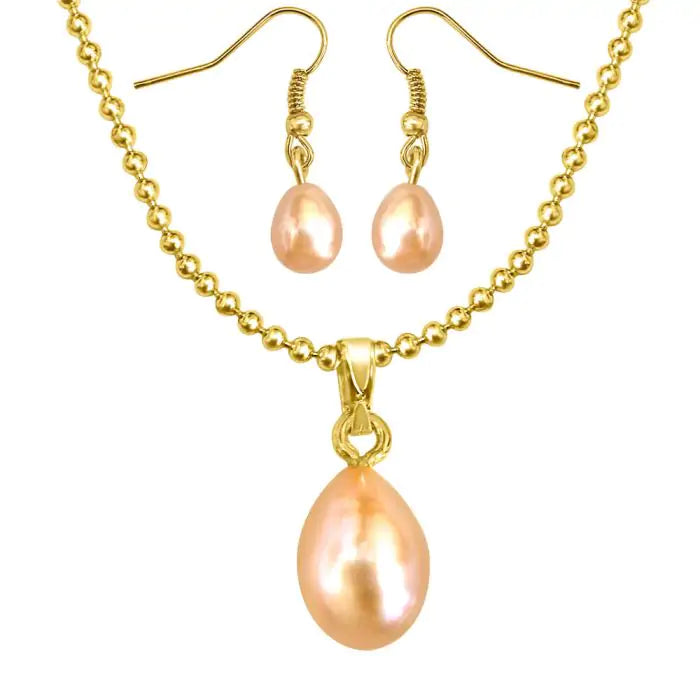 Surat Diamonds Peach Coloured Freshwater Pearl Pendant & Earring Set