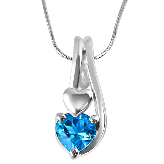 Ocean Wonders Heart Shaped Blue Topaz Set in 925 Sterling Silver Pendant