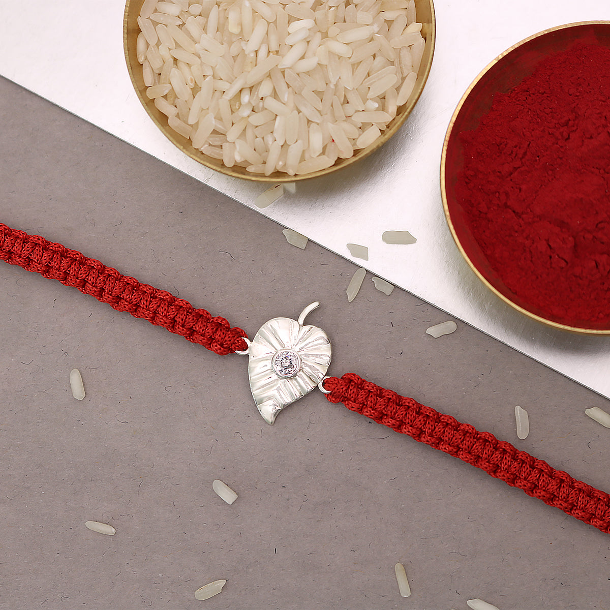 Silver Zironia Textured Leaf Rakhi