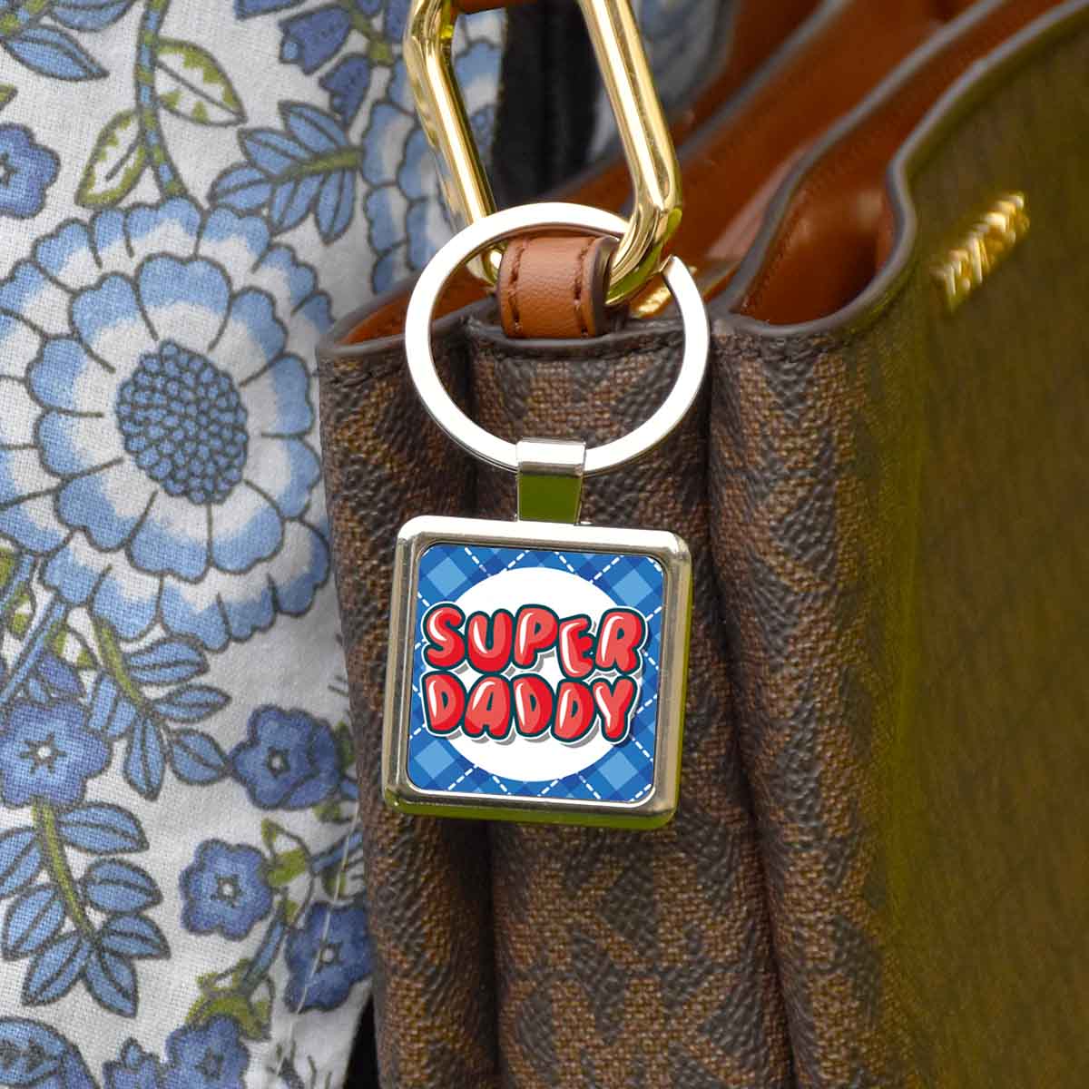 Super Daddy Metal Keychain Gift for Dad_1