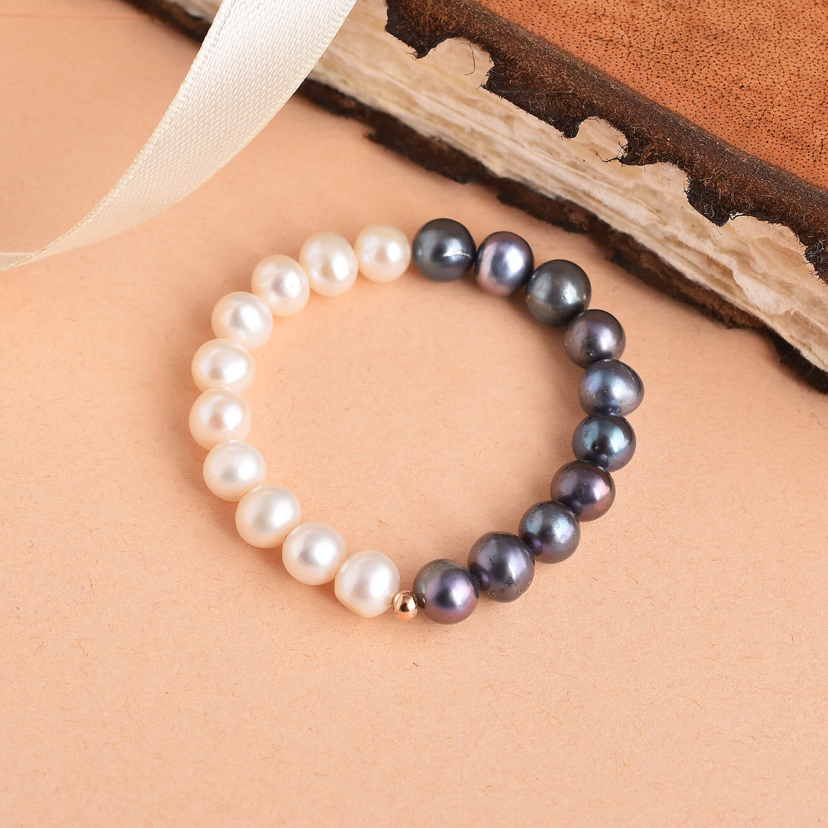 Stretchable Pearl Bracelet