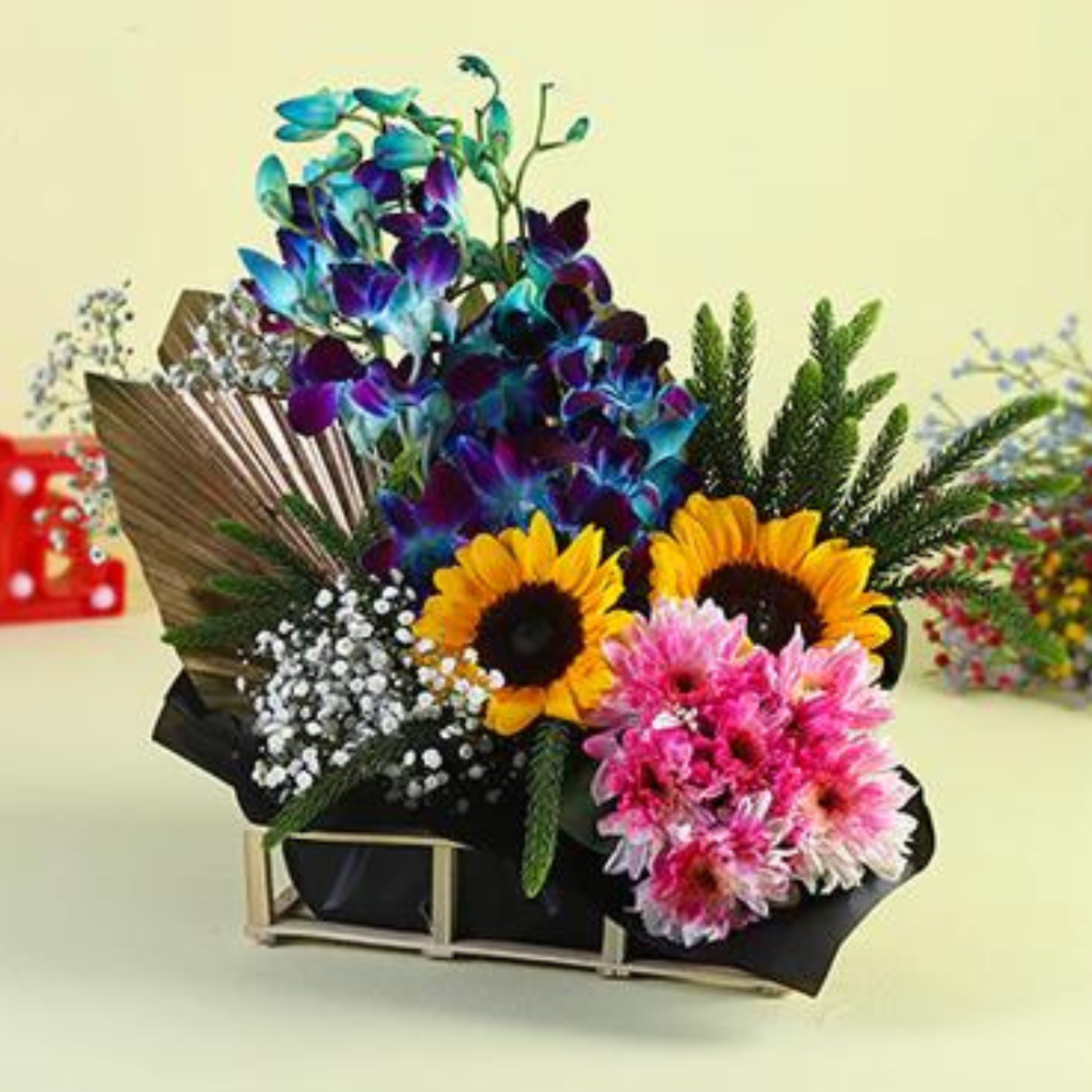 Lovely Colourful Flowers Arrangements