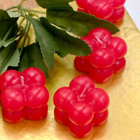 Set Of 4 Scented Small Red Cube /Bubble Candles