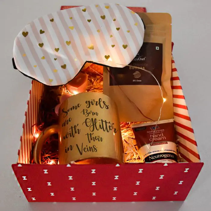 Christmas Luxury Gift Hampers to Ahmedabad | Send Plum Cakes, Gourmet  Baskets Online | Low Cost